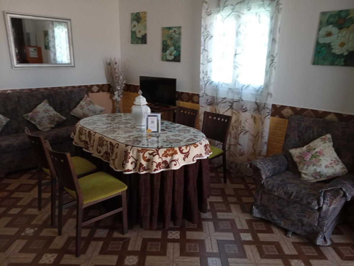 Conjunto Rural Andrea Guest House Moriles Bagian luar foto